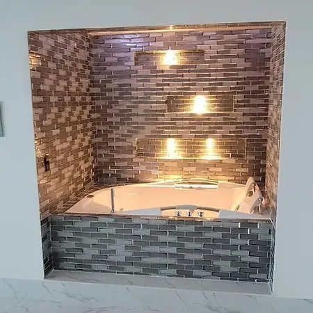 Ballers Only 2br Jacuzzi Guest Friendly *